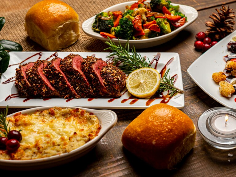 Kerstborrel voor personeel met kerstdiner