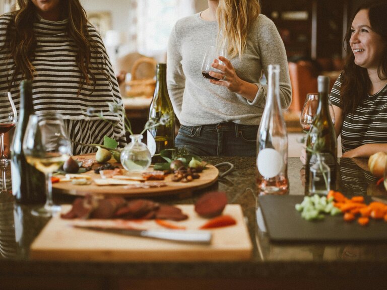 Samen koken met vrienden: hét idee voor een origineel groepsuitje