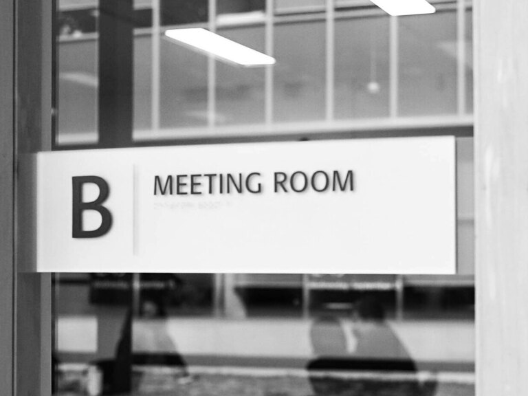 Vergaderlocatie buiten kantoor kiezen met besloten ruimte